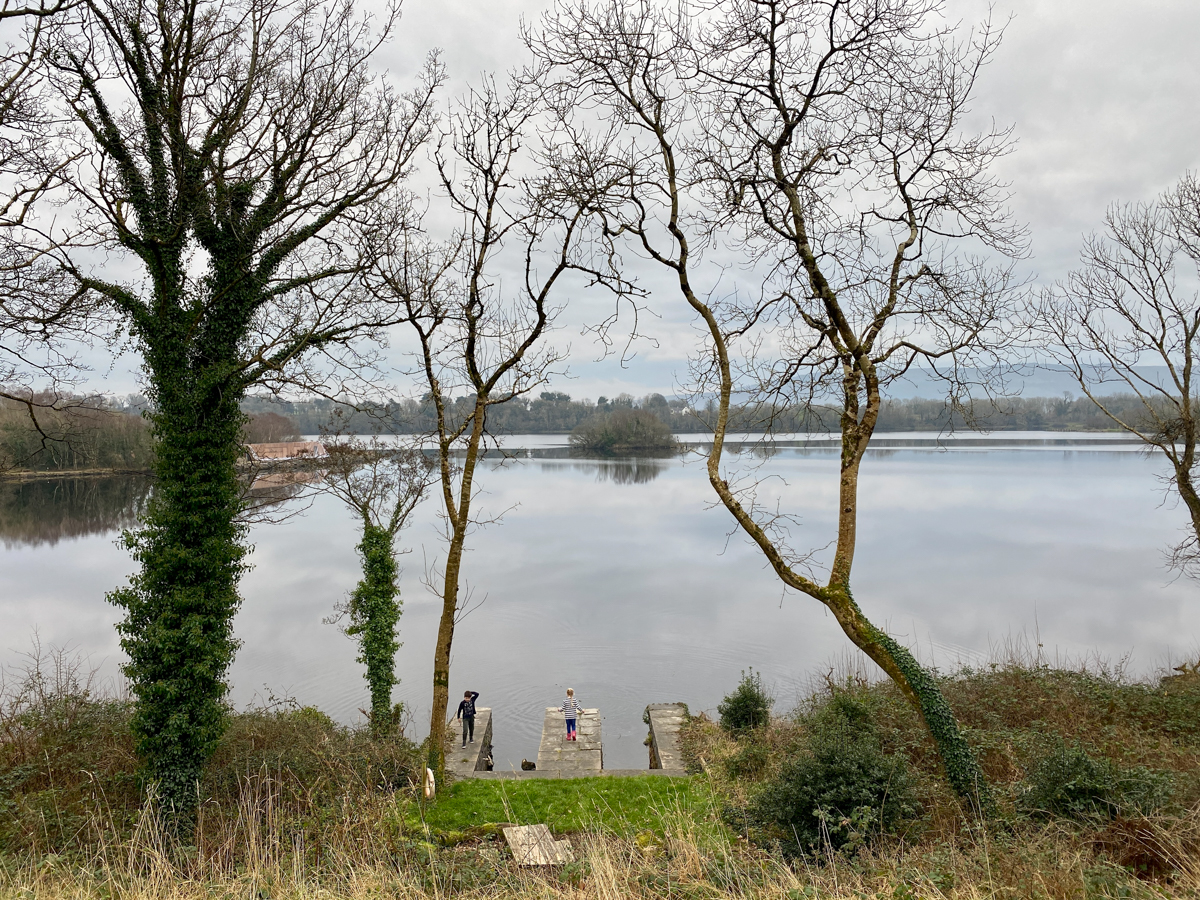 shamrock cottage self catering by lake