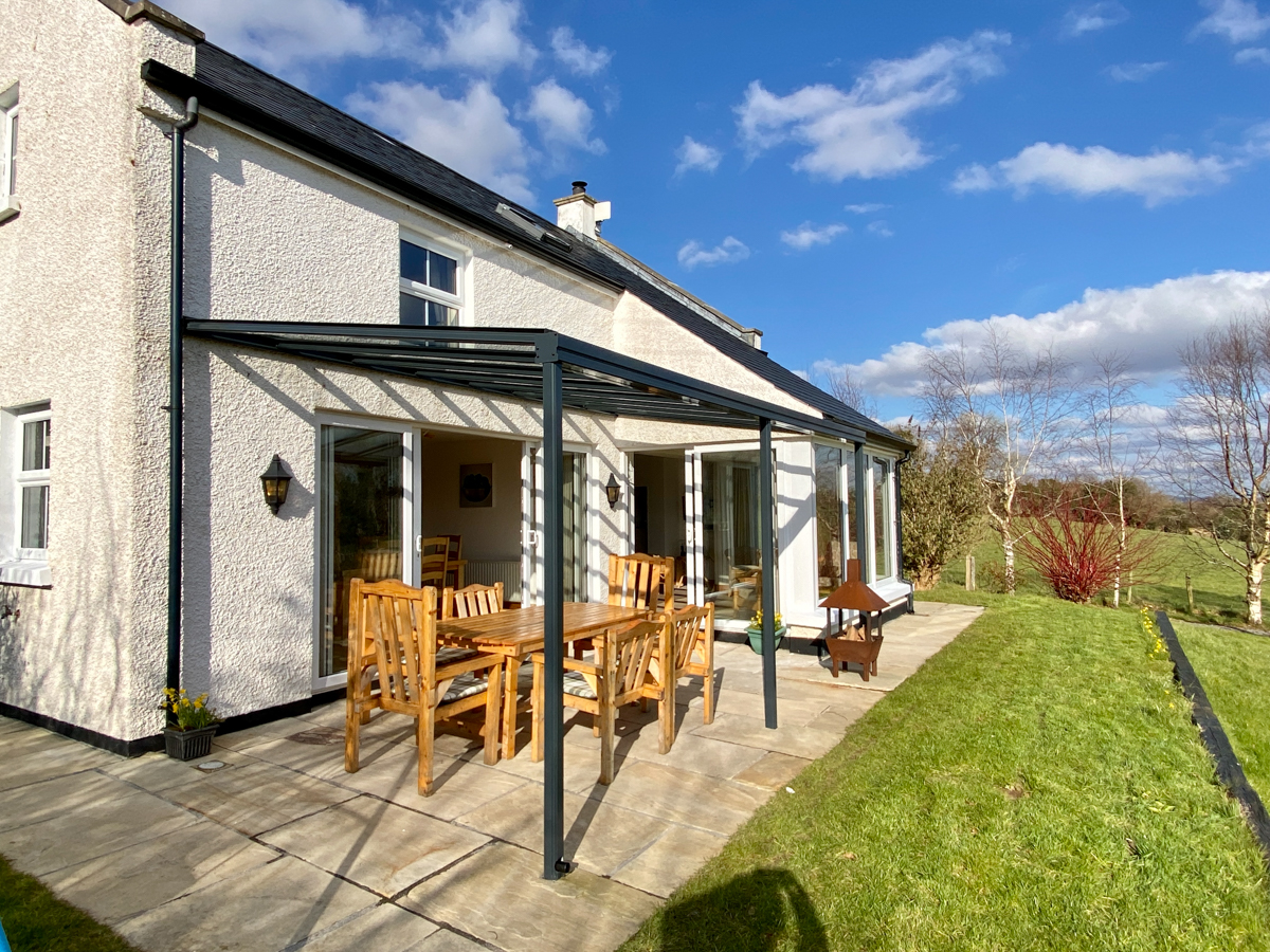 shamrock cottage self catering outdoor area