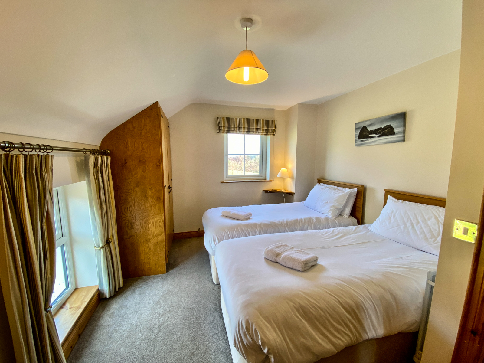 self catering twin bedroom